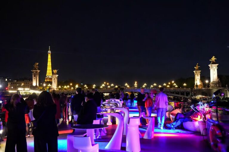 Seine River Cruise with Gourmet Dinner and Live Music