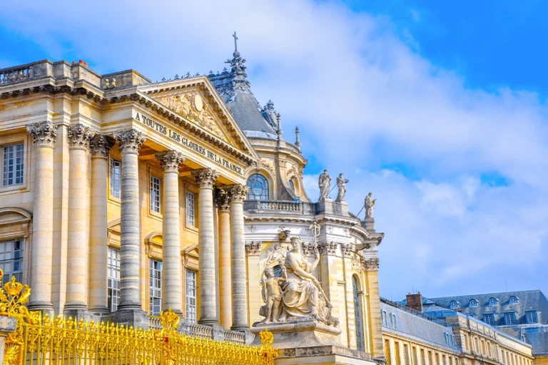 Versailles: Guided Palace Tour with Skip-the-Line Entry and Full Access