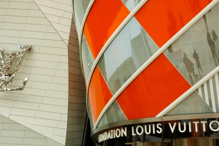 Entrance to the Louis Vuitton Foundation