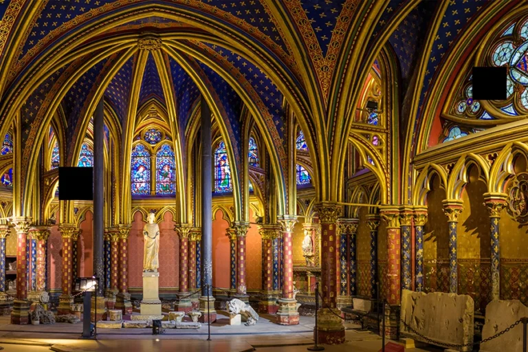 Paris: Sainte-Chapelle Entrance and Notre-Dame Outdoor Tour
