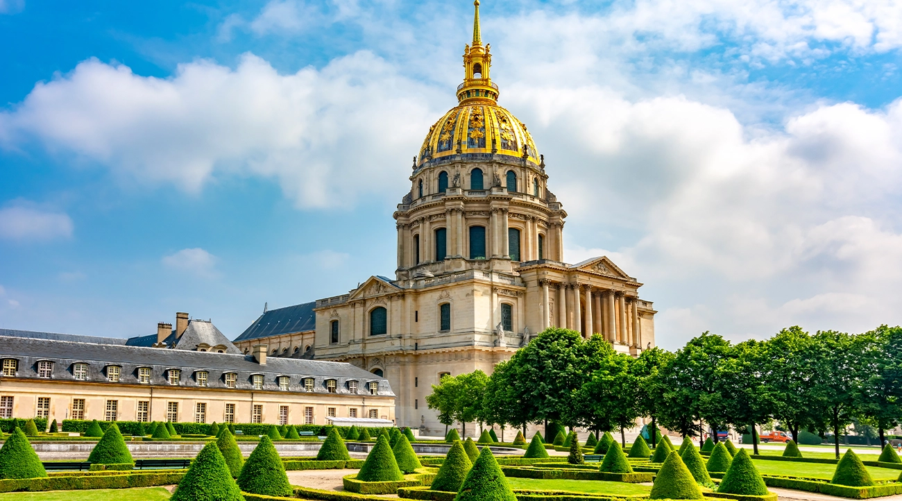 Les Invalides external environment