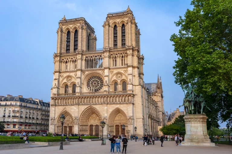 Paris: Guided Tour of Notre-Dame, the Restored Masterpiece