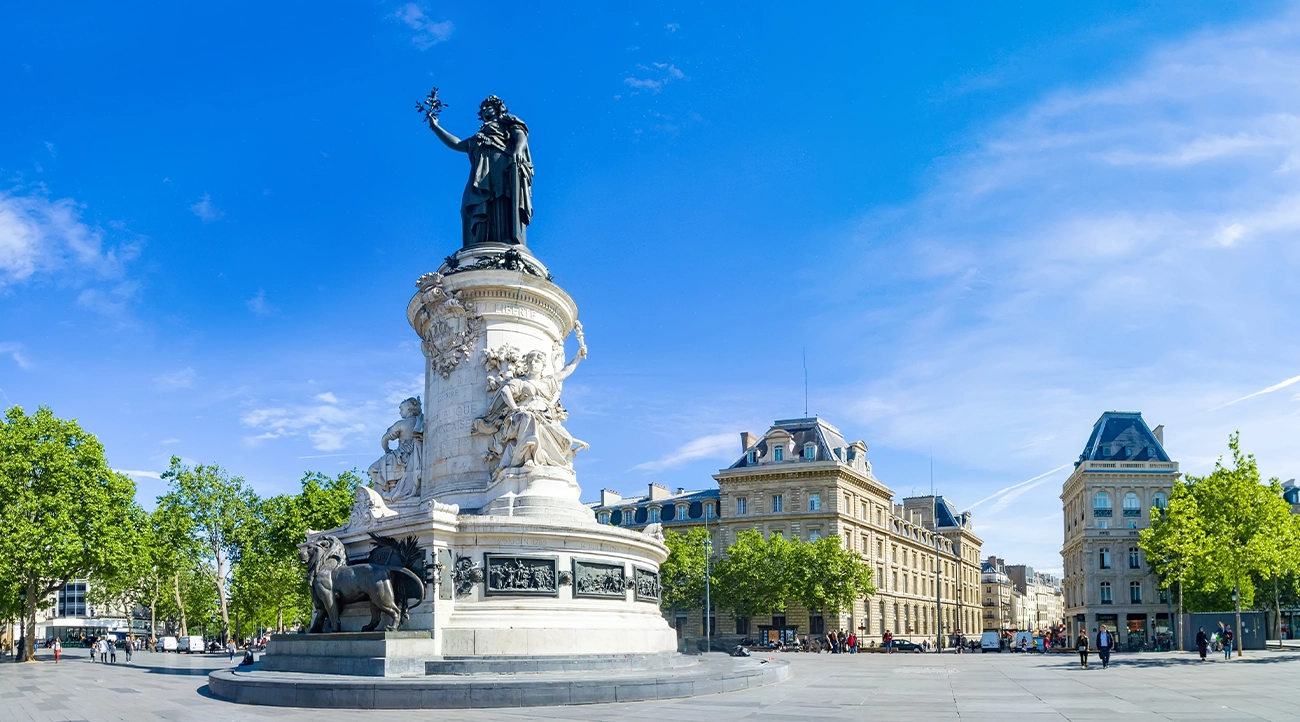 Place de la Rèpublique with the statue in the foreground