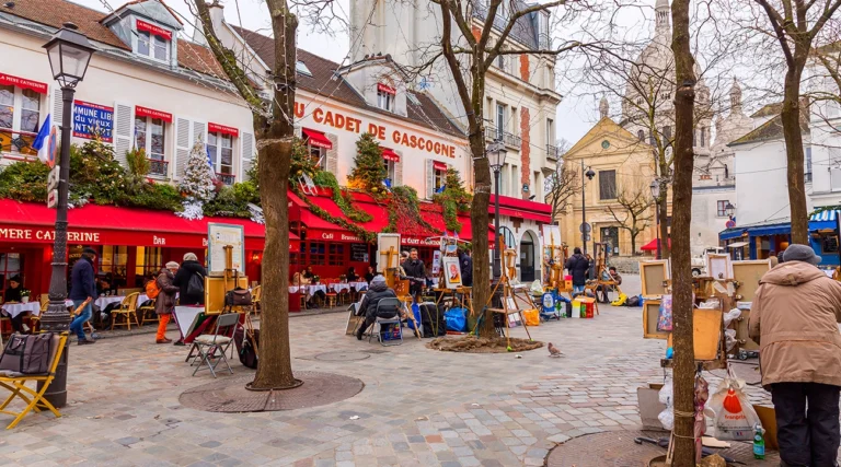 Place du Tetre with artists at work