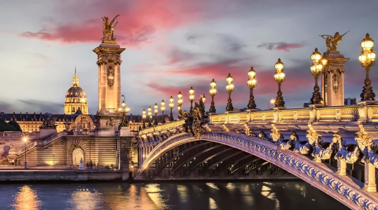 Pont Alexandre III illuminated at night