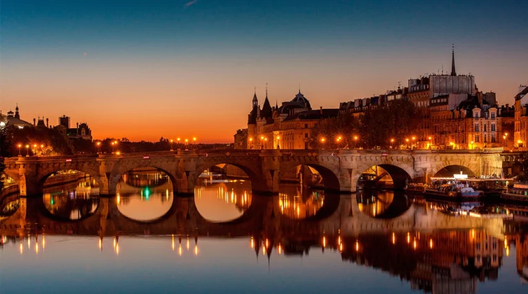 Pont Neuf illuminated at night