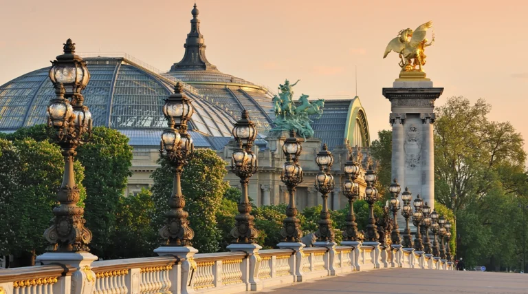 Alexander III Bridge in the morning