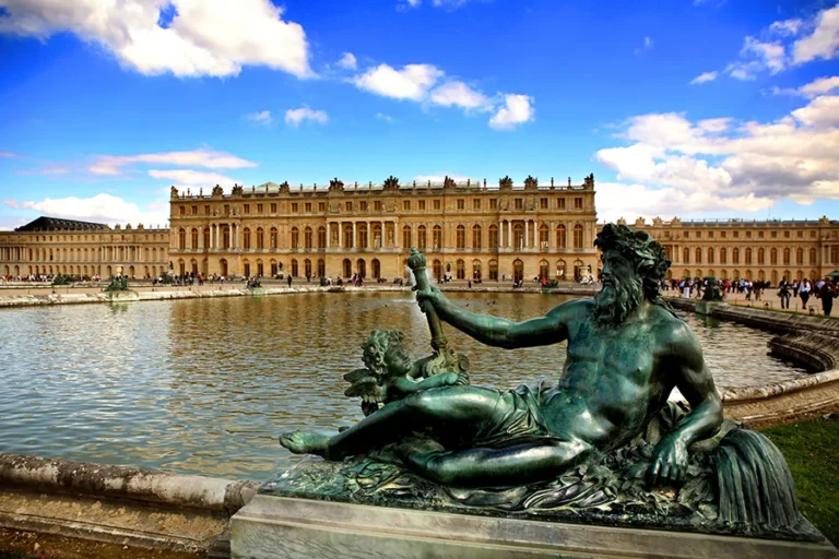 From Paris: Visit to the Palace and Gardens of Versailles with transfer