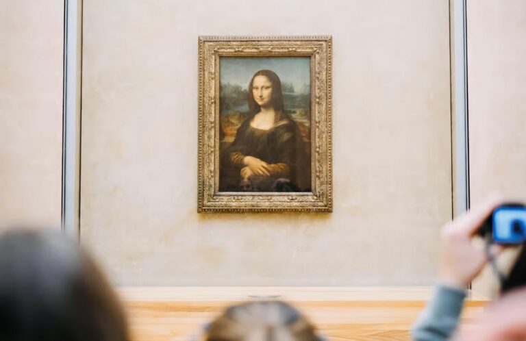 Louvre Museum Skip-the-Line Ticket with Small-Group Guided Tour