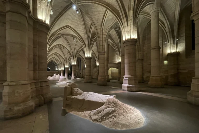 Guided tour of the Conciergerie, Sainte-Chapelle, and Notre Dame