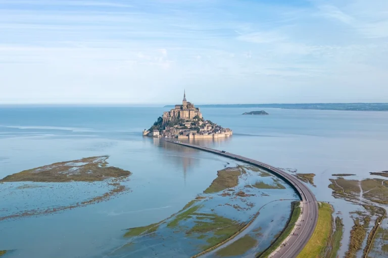 From Paris: Mont Saint Michel Day Trip with a Guide
