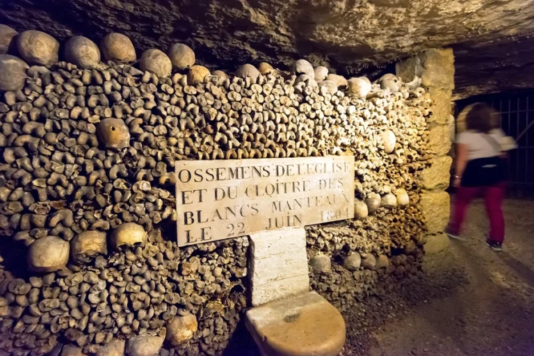 Paris: Catacombs Ticket and Audio Guide