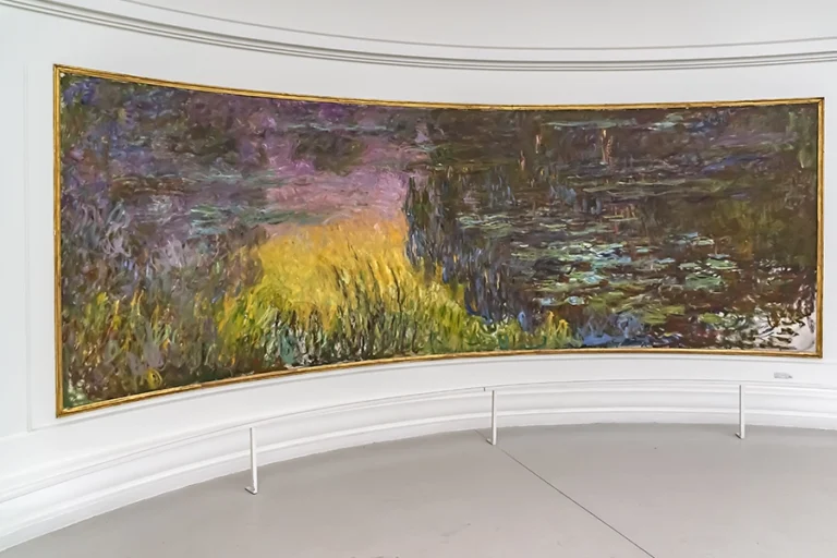 Paris: Guided Tour of Monet's Orangerie and Water Lilies