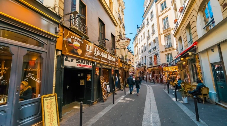Pedestrian avenue of the Latin Quarter