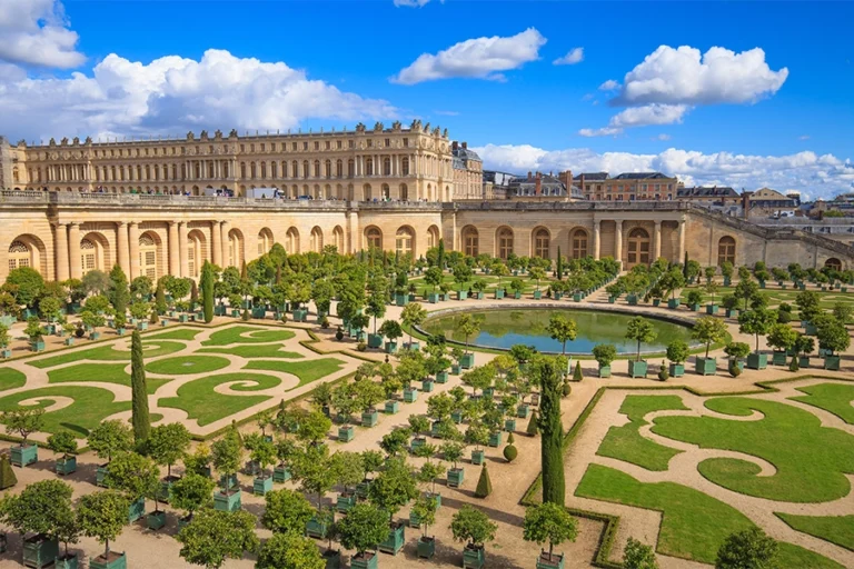From Paris: Discover the Palace and Gardens of Versailles with transport included