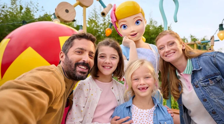 Family with children at Disneyland Paris