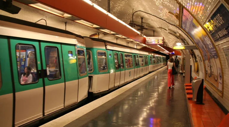 Paris Metro tunnel and train