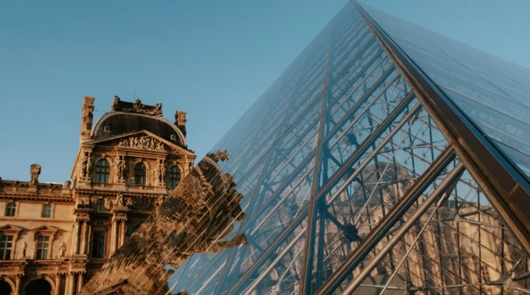 Reflection of the buildings on the Louvre pyramid