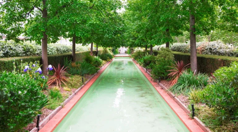 Body of water in the Coulée Verte